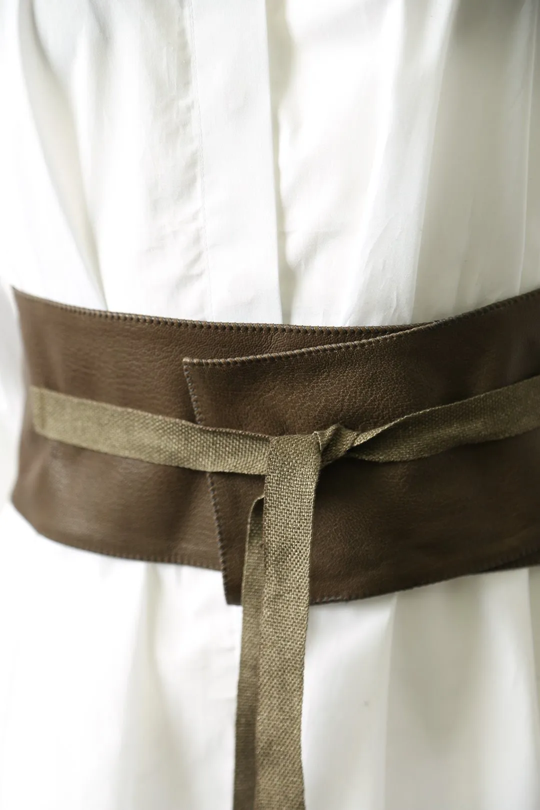 APIRO TIE FRONT KIMONO BELT IN LEATHER