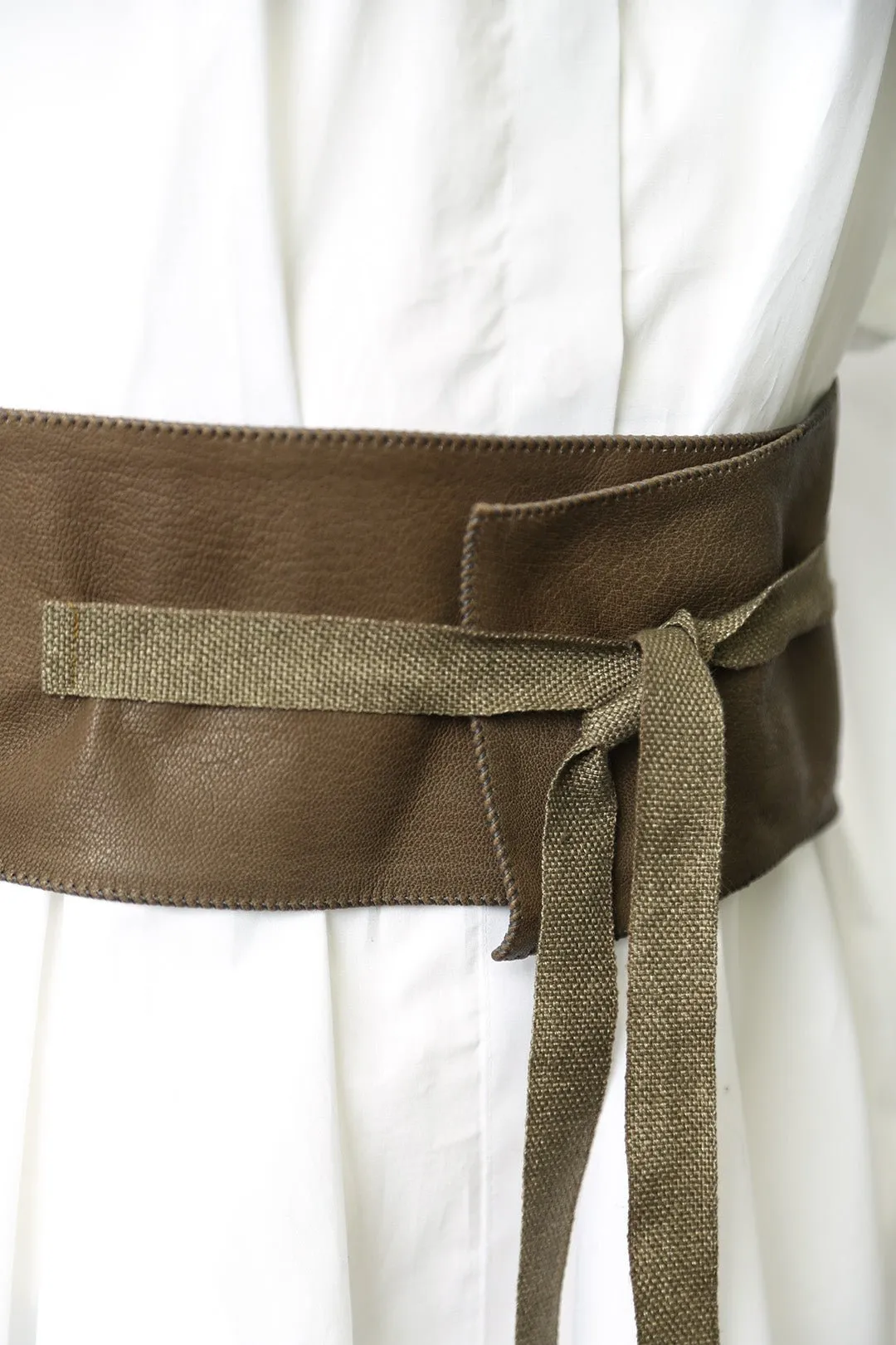 APIRO TIE FRONT KIMONO BELT IN LEATHER