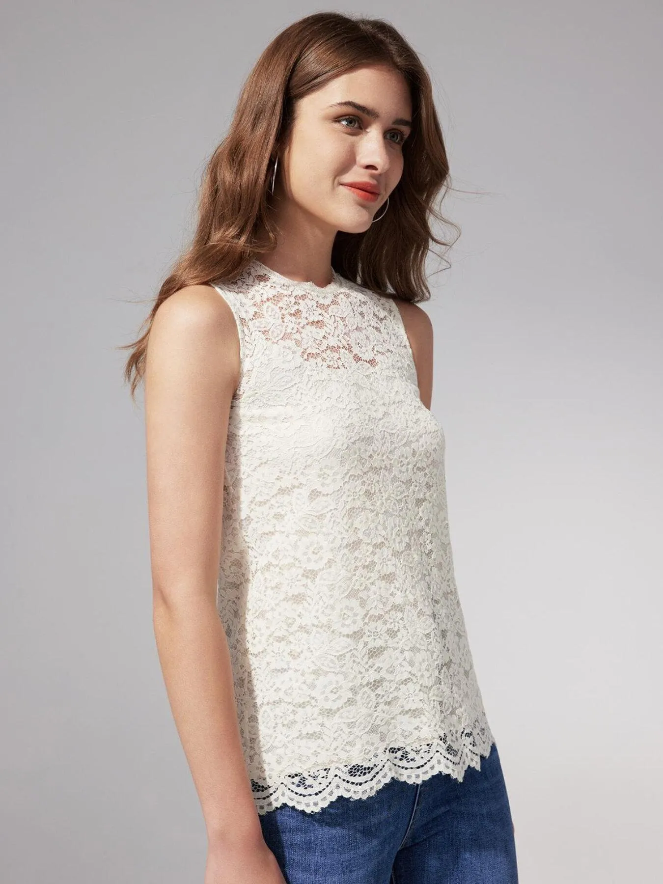 Contrast Lace Round Neck Lace Top