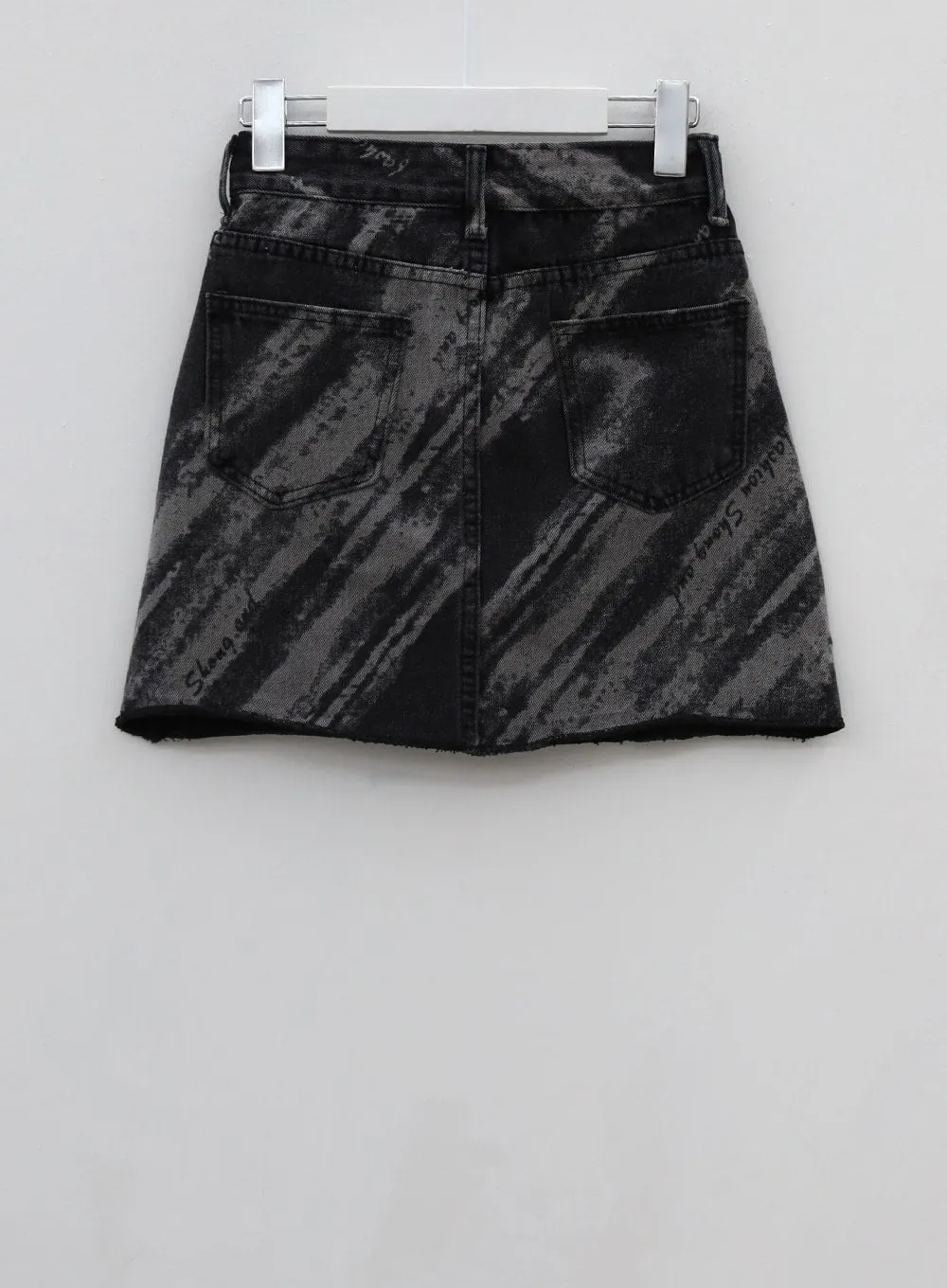 Gradient Graphic Denim Mini Skirt CJ27